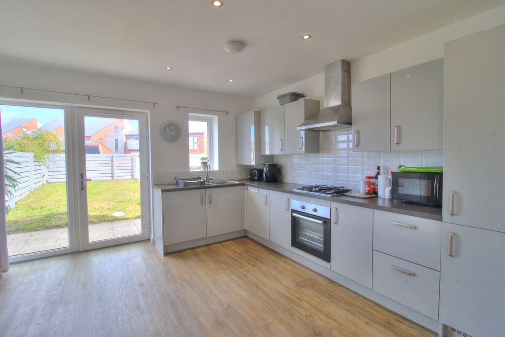 Property photo 3 of 43 Img_7158_59_60