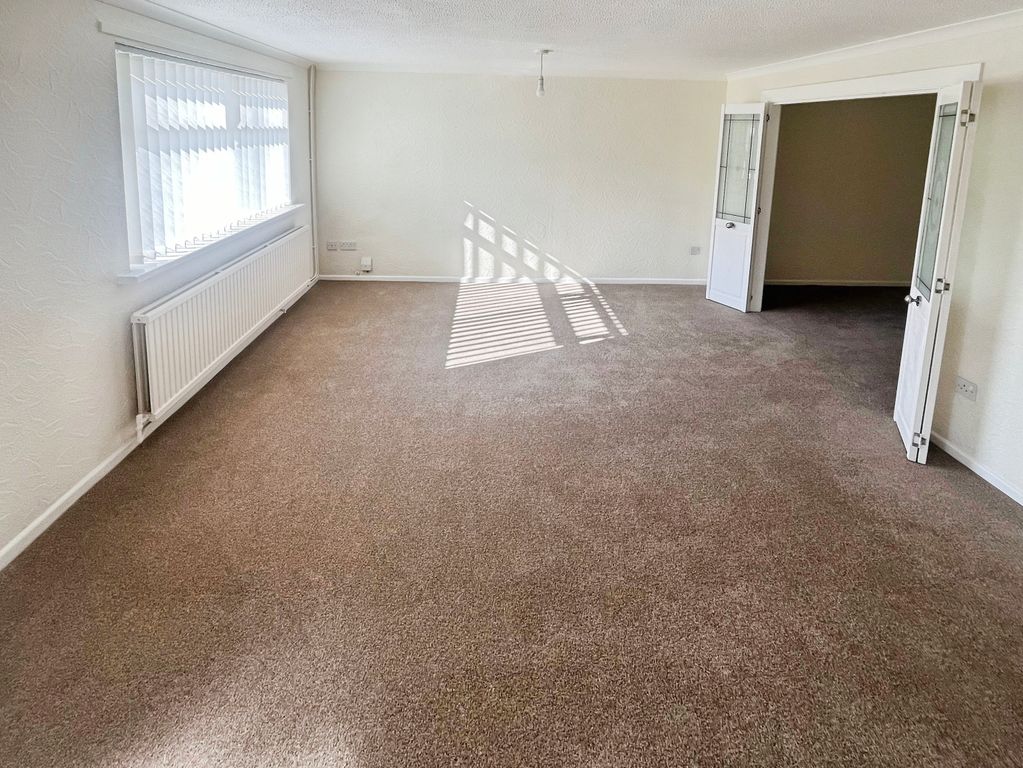 Property photo 2 of 12 Image