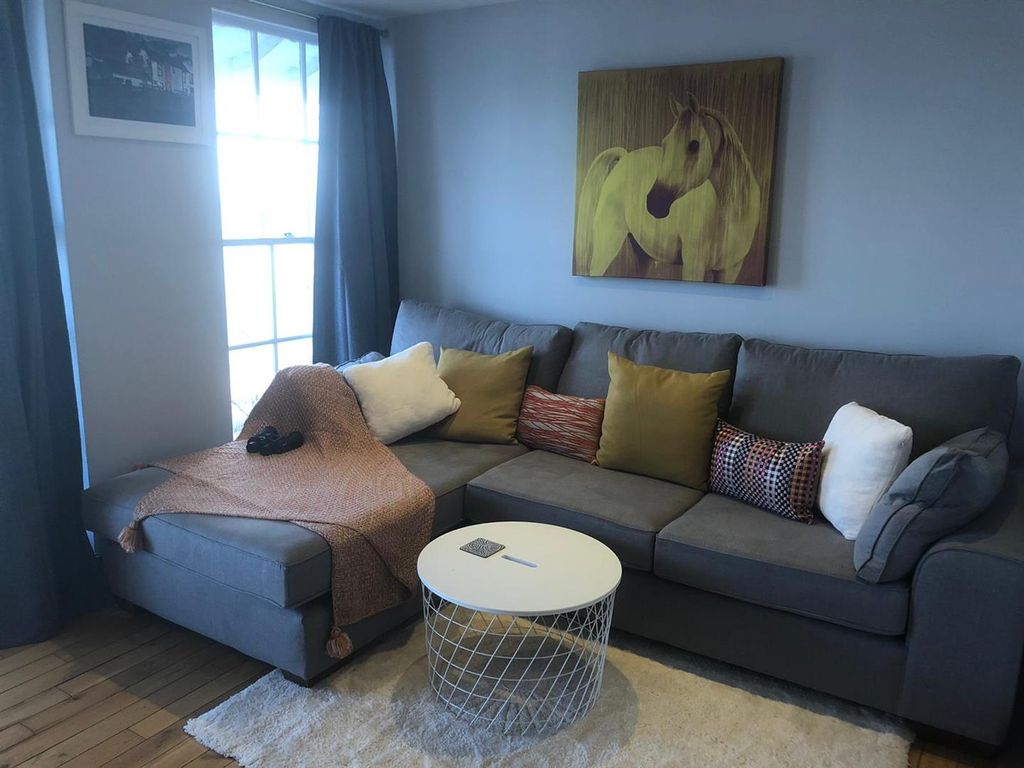 Property photo 2 of 12 Lounge 2.Jpeg