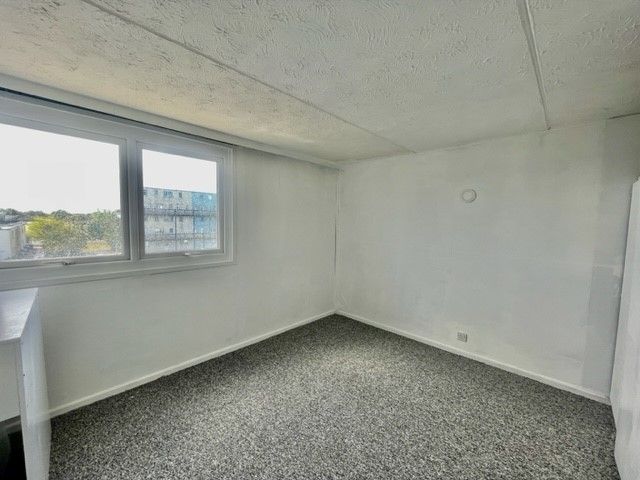 Property photo 3 of 6 Bedroom