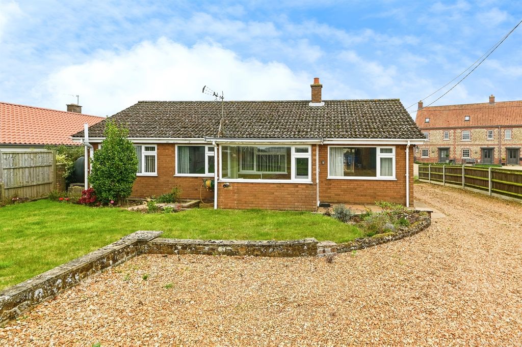 Station Road, Docking, King's Lynn PE31, 3 bed detached bungalow for ...