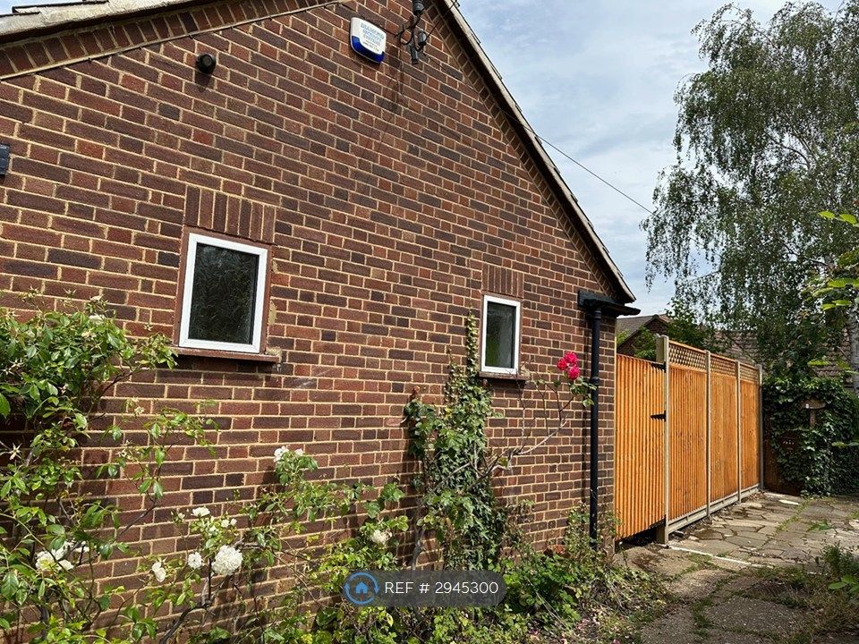 Property photo 2 of 25