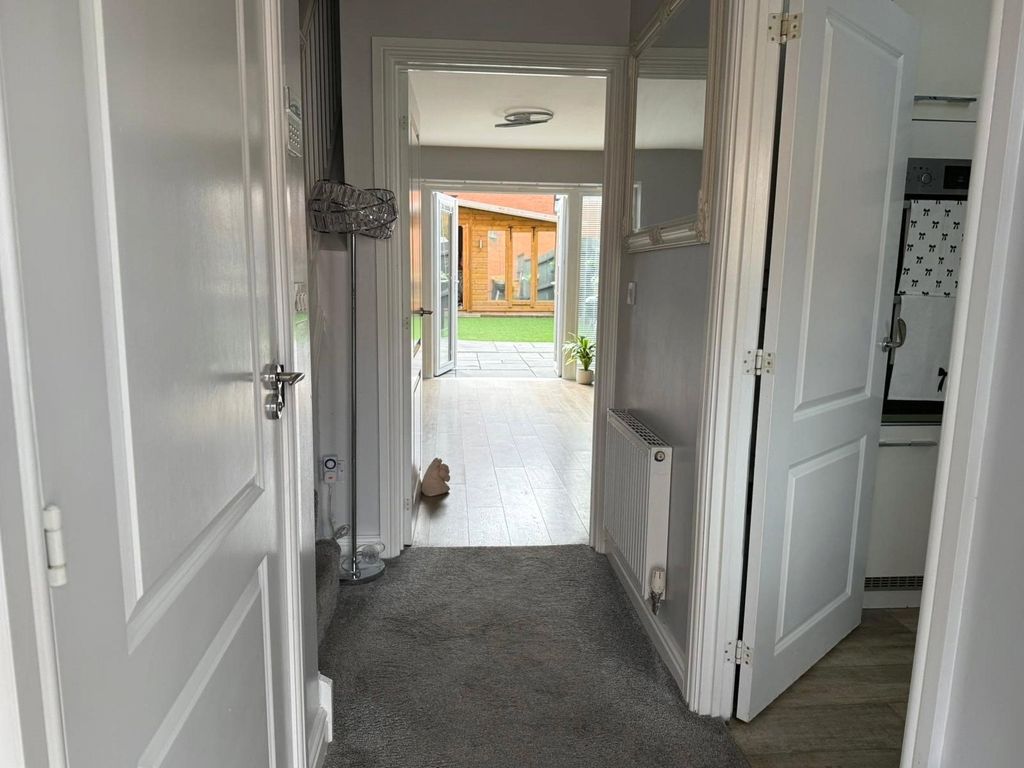 Property photo 2 of 17 Picture No. 10