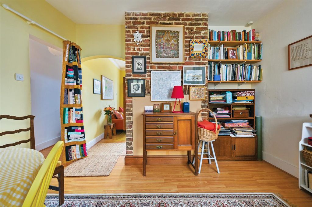 Property photo 3 of 23 44-Barrack-Road-Tn402A (14).Jpg