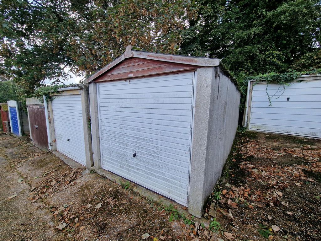 Property photo 1 of 4