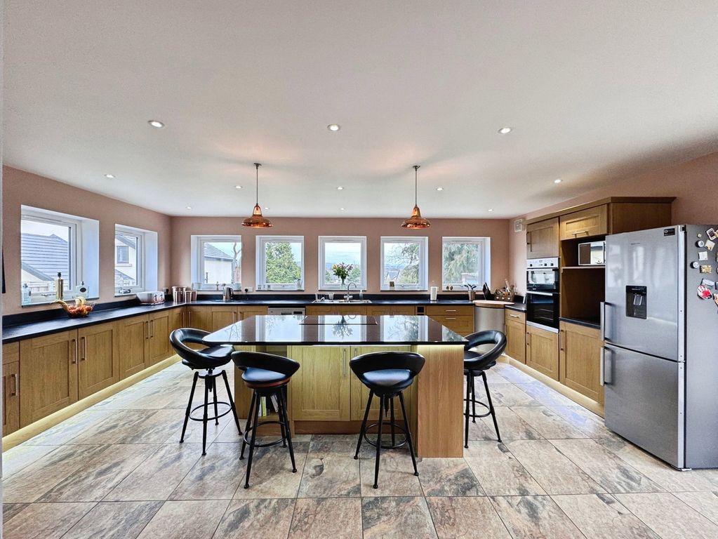 Property photo 3 of 29