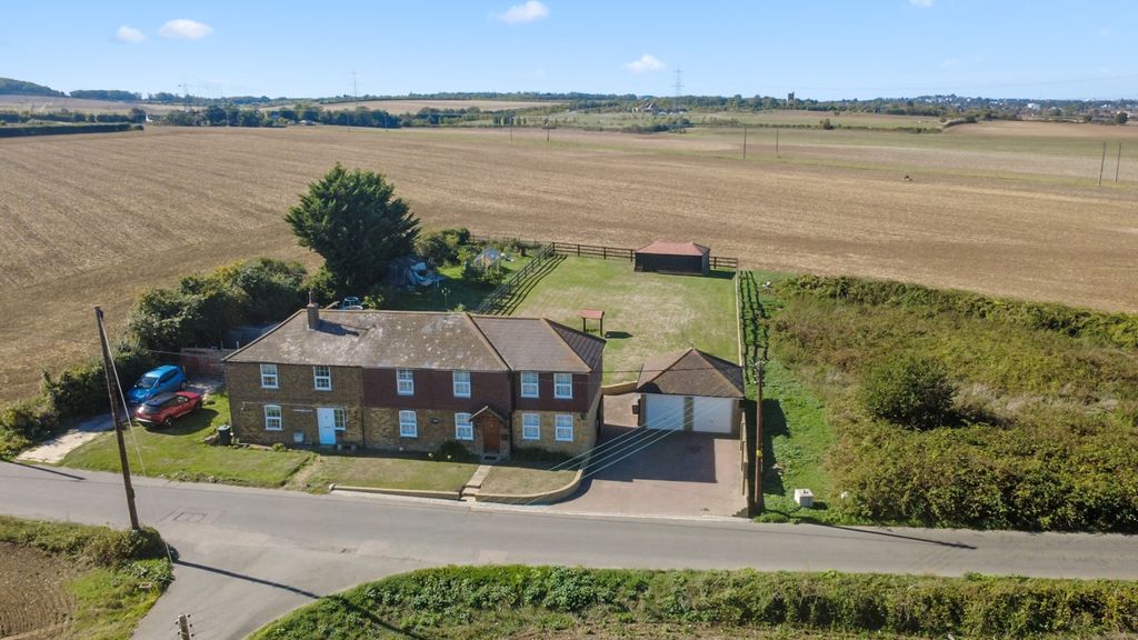 Property photo 2 of 27 5540751