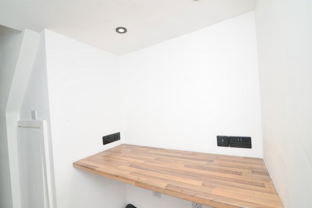Property photo 3 of 25