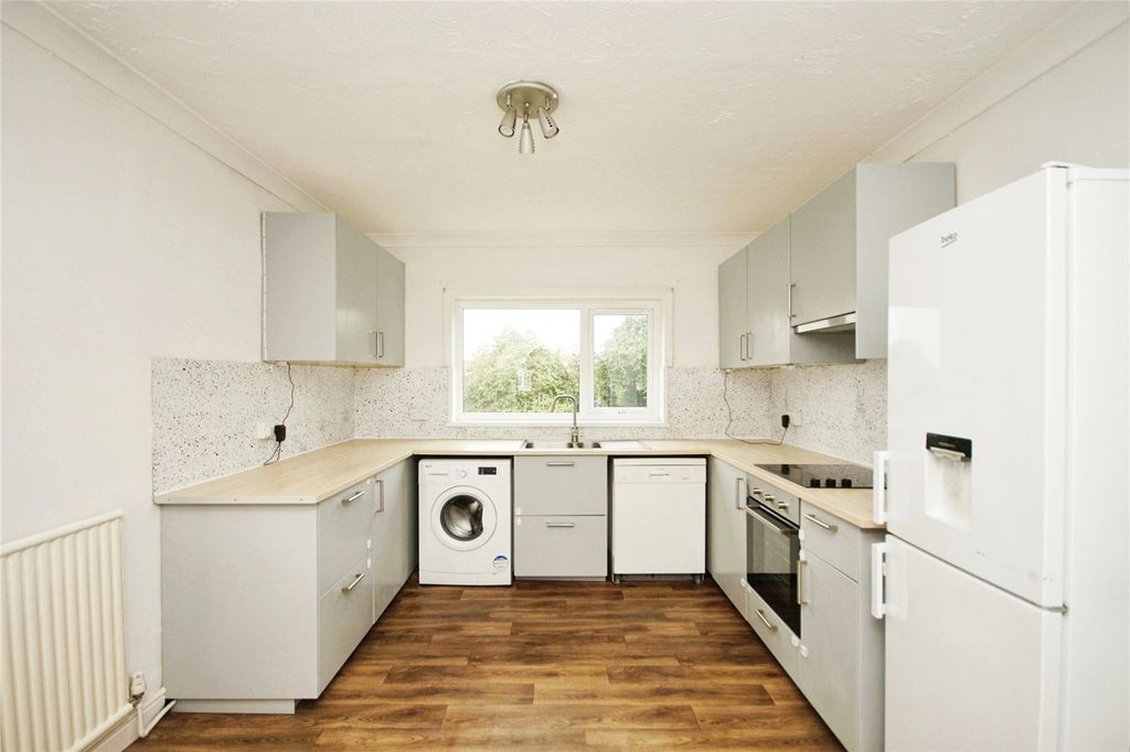 Property photo 3 of 16 Kitchen