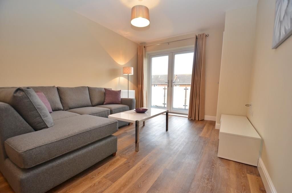 Property photo 2 of 11 Living Room