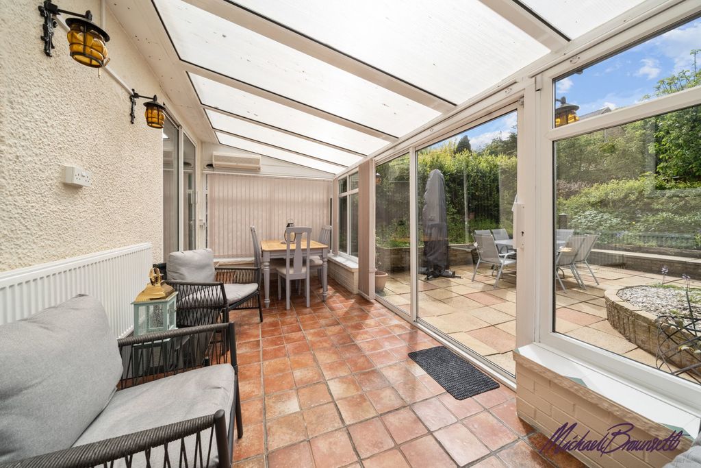 Property photo 2 of 33