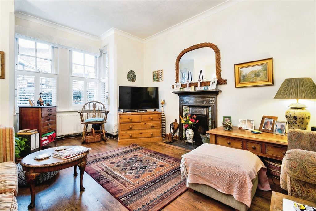 Property photo 2 of 17 Picture No. 25