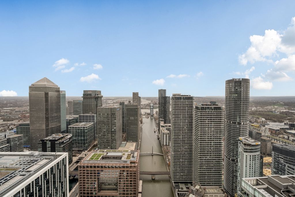 Property photo 3 of 13 1415725-18-699614...