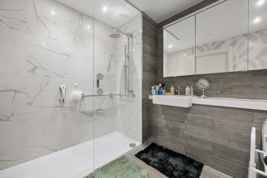 Additional image 10 of 3 bed flat for saleAlderley Road, Wilmslow SK9