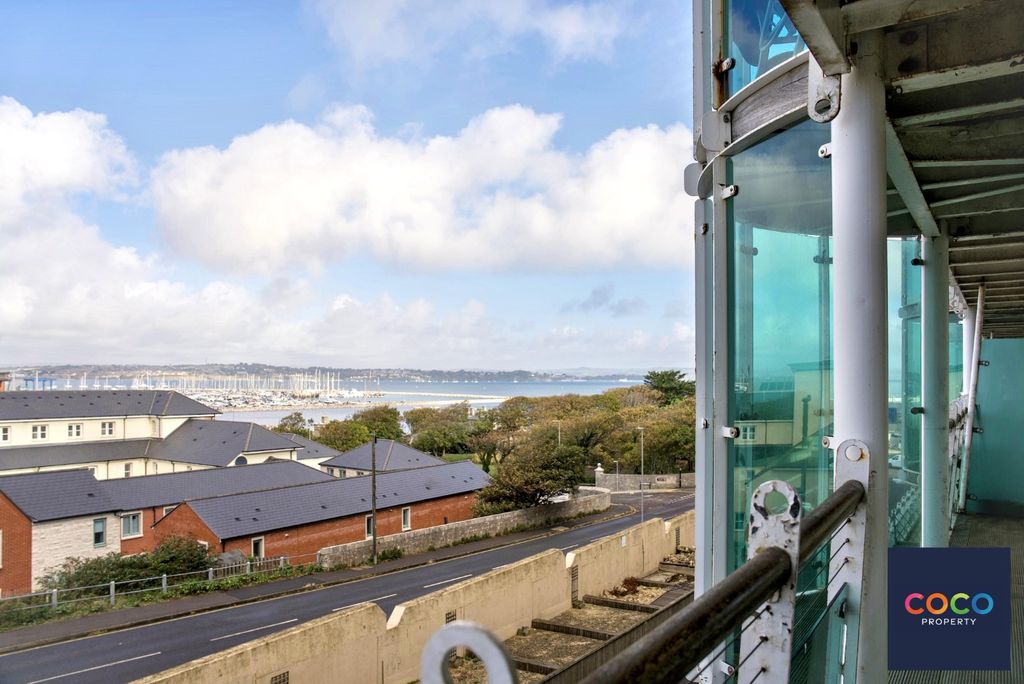 Property photo 2 of 13 5600103