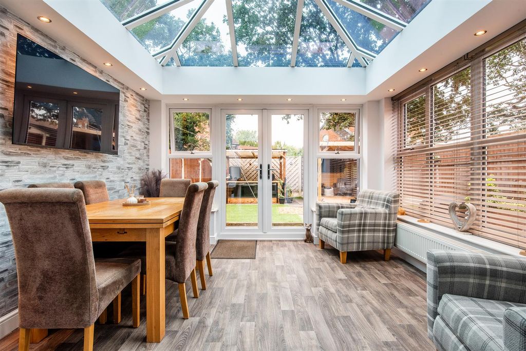 Property photo 2 of 22 Orangery