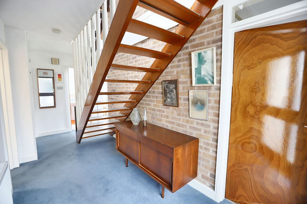 Property photo 3 of 26