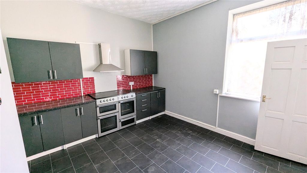 Property photo 2 of 10 Picture No. 07