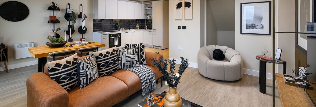 Property photo 1 of 5 An Interior Living / Dining / Kitchen Area Image From Glasswater Locks