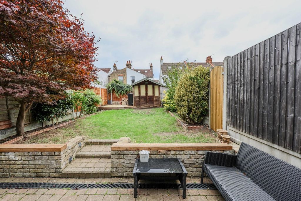 Property photo 3 of 24