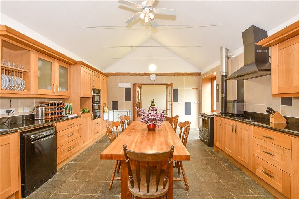 Property photo 1 of 2 Kitchen/Breakfast Room