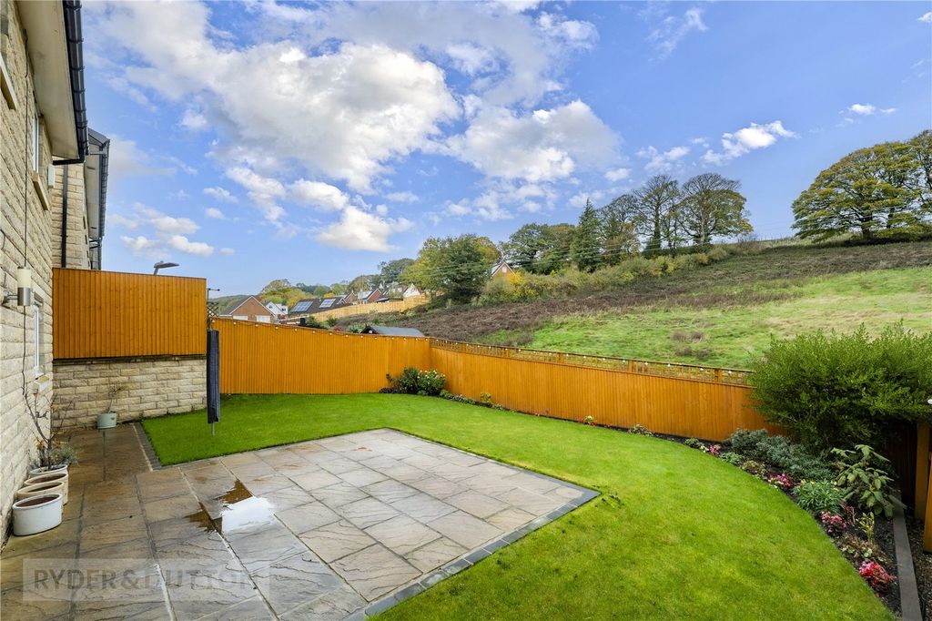 Property photo 2 of 26 Rear Garden