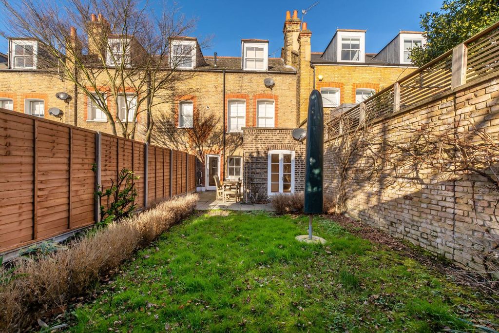 Property photo 2 of 9