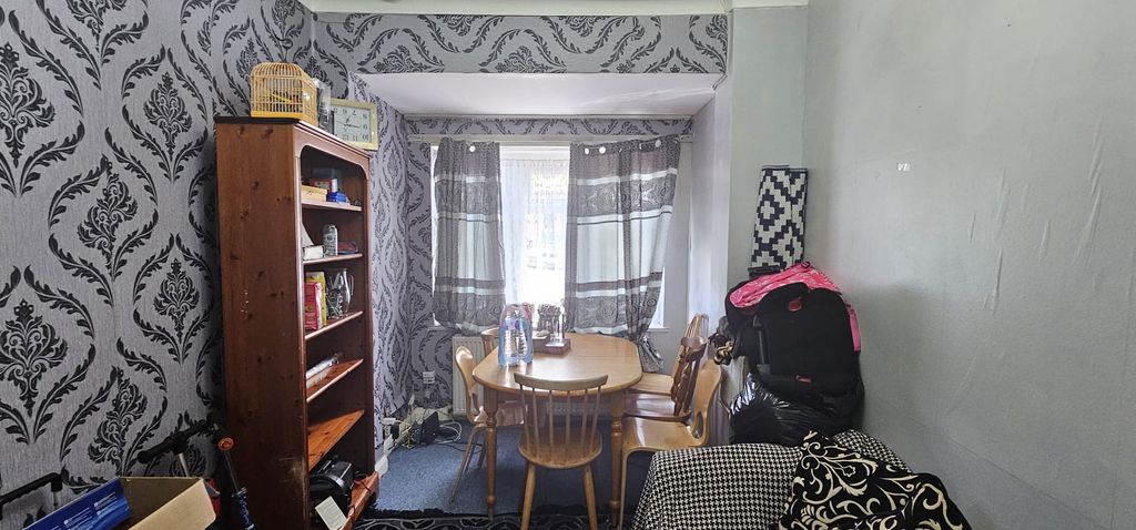 Property photo 2 of 4