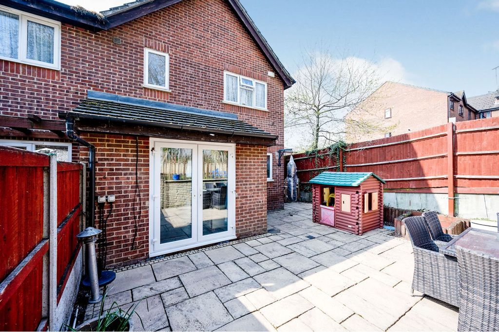 Property photo 3 of 15 Garden