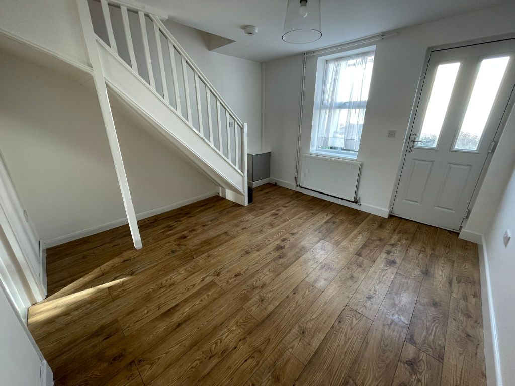 Property photo 3 of 10 Living Room