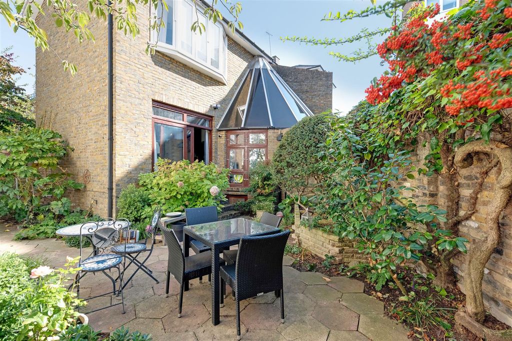 Property photo 2 of 15