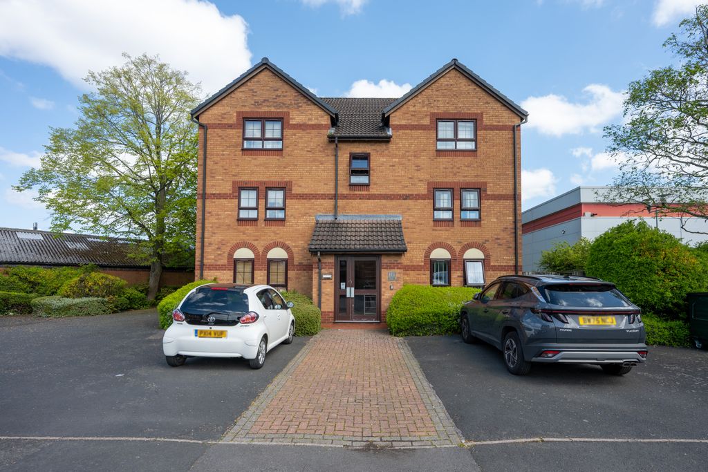 Property photo 2 of 18