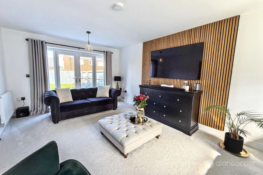 Property photo 3 of 28 5011277