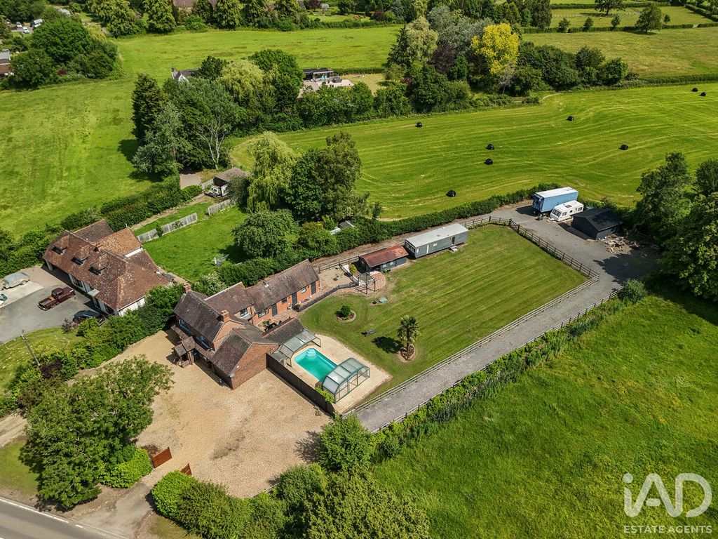 Property photo 2 of 48