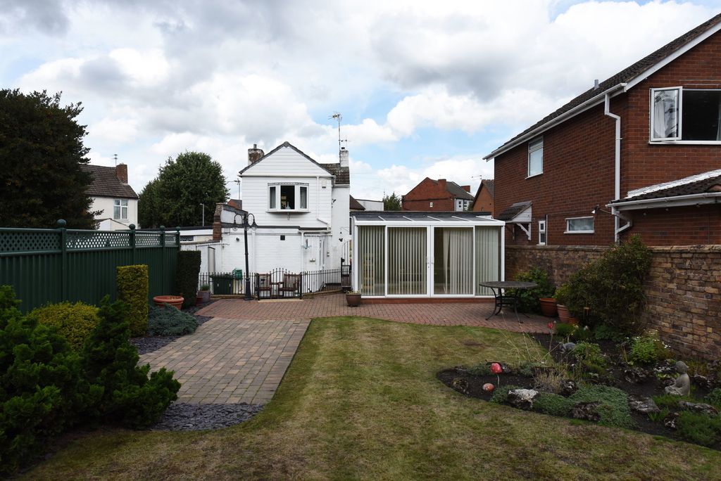 Property photo 2 of 18