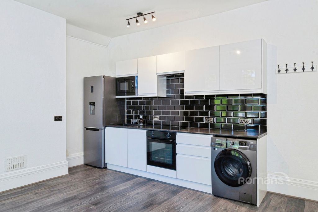 Property photo 2 of 15 Pbox-Img.Jpg