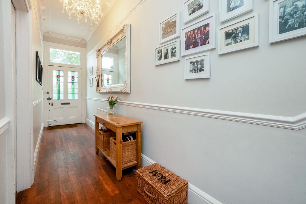 Property photo 3 of 36