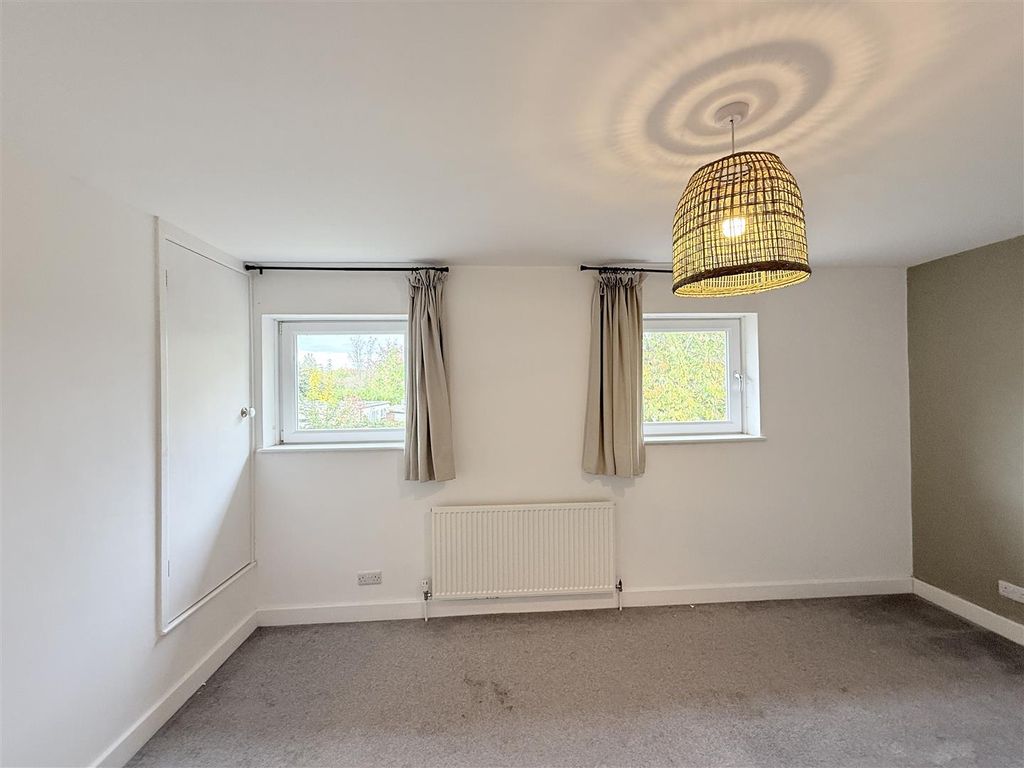 Property photo 3 of 14 Bedroom 1