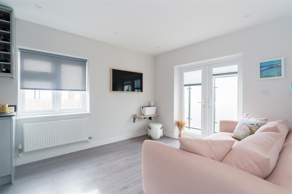 Property photo 3 of 9 1 Chadwick-01.Jpg