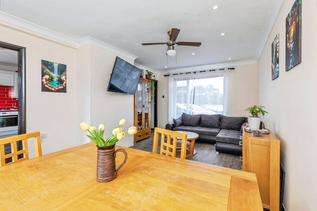 Property photo 3 of 10 Picture No. 06