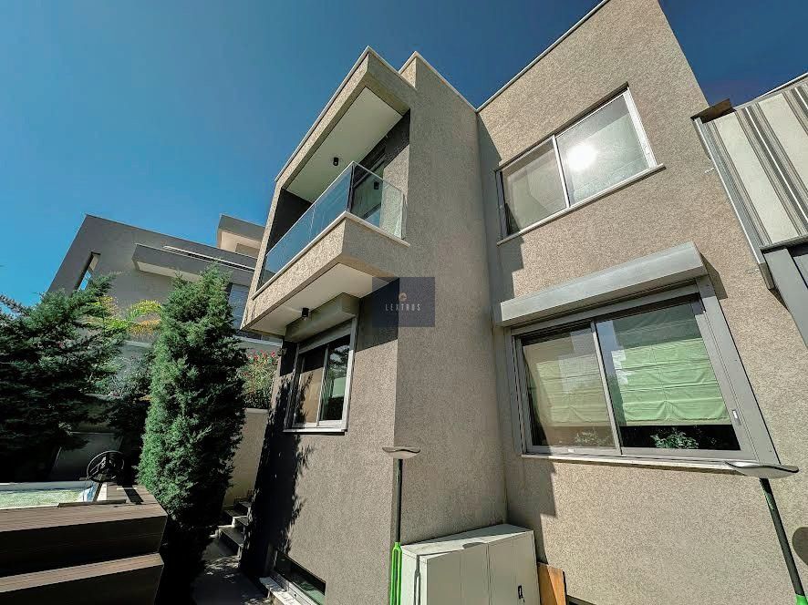 Property photo 2 of 28