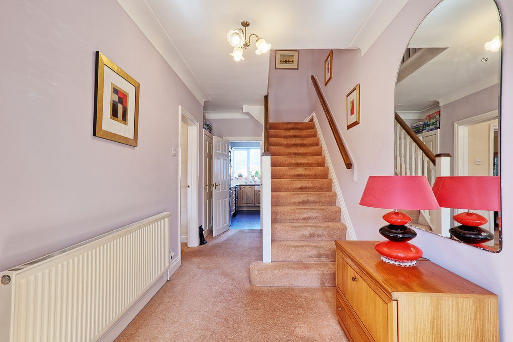 Property photo 2 of 25