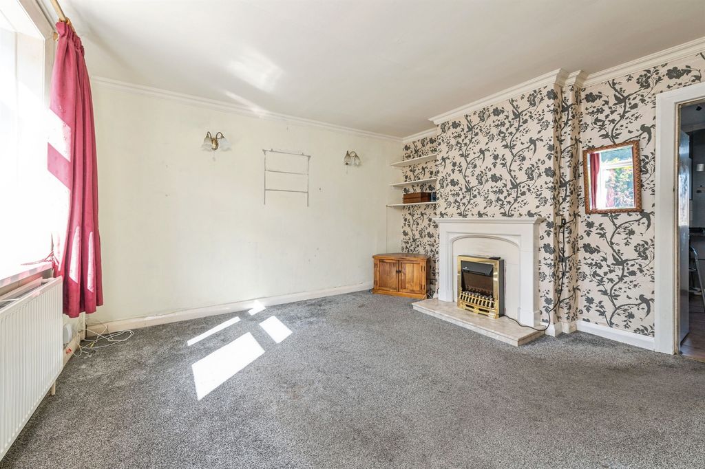 Property photo 2 of 16