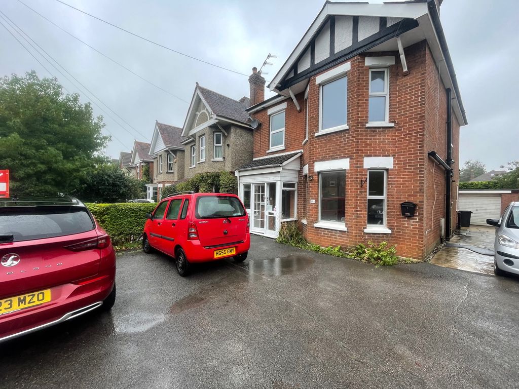 Property photo 3 of 16 Image