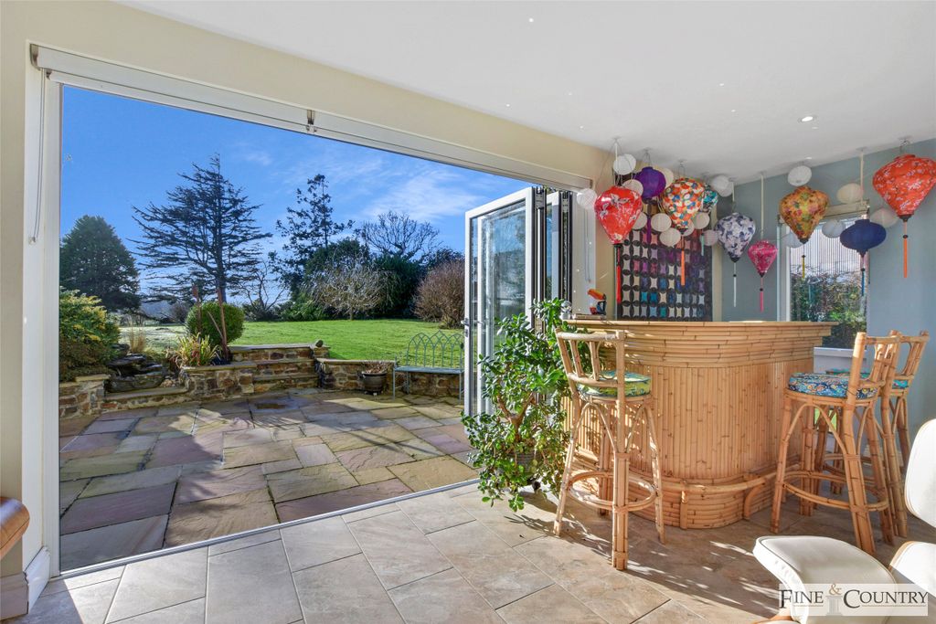 Property photo 2 of 29 Picture No. 37