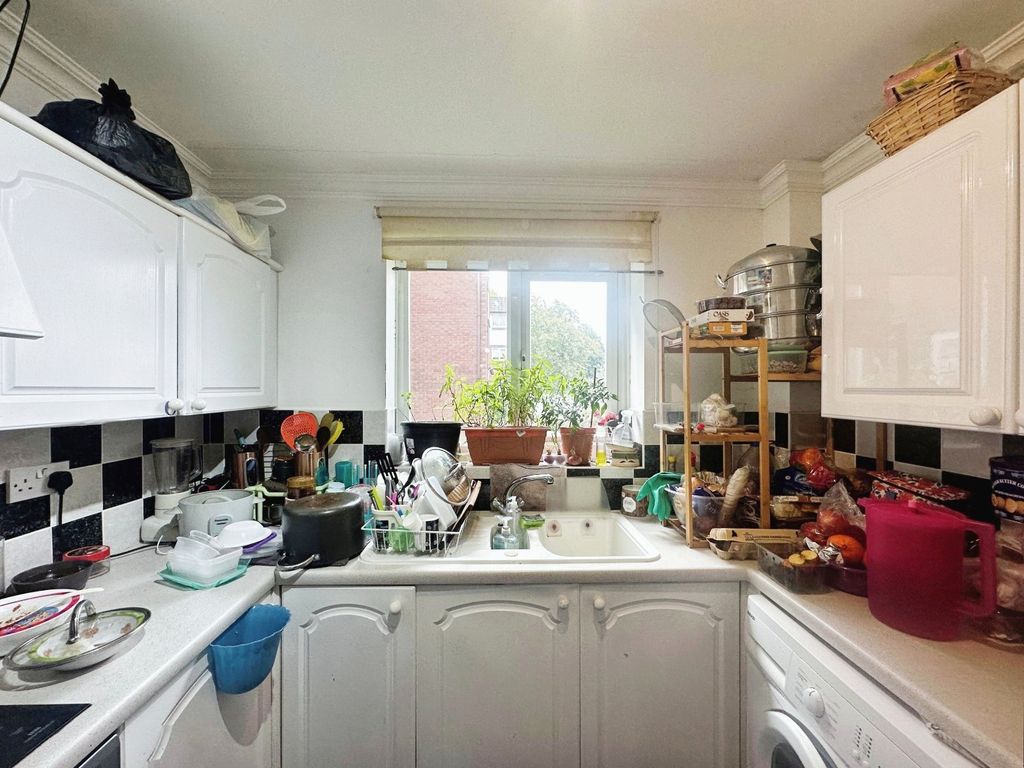 Property photo 2 of 9 Picture No. 10