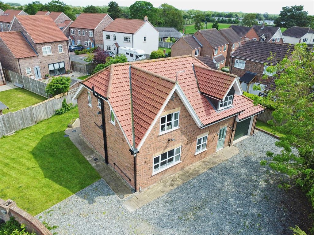 Property photo 1 of 27 Accommodation