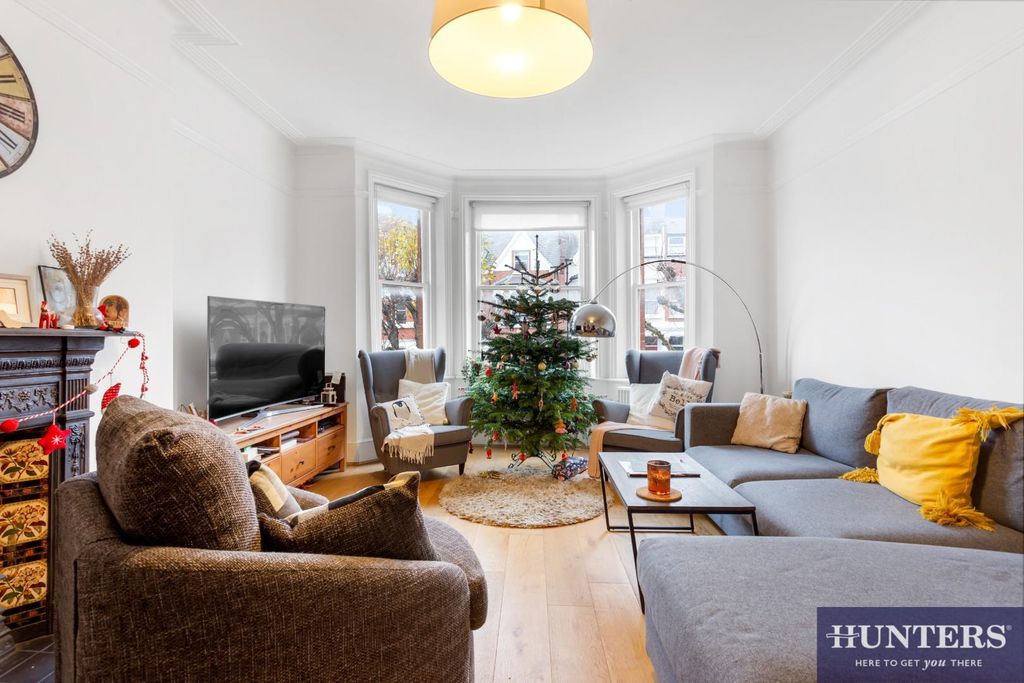 Property photo 1 of 12 Reception