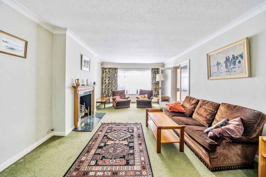 Property photo 2 of 20 1325663-15-6877d3...