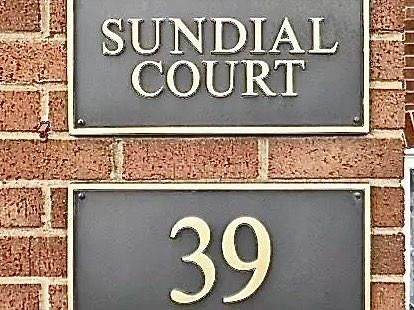Property photo 2 of 30 Front Communal Garden/Driveway